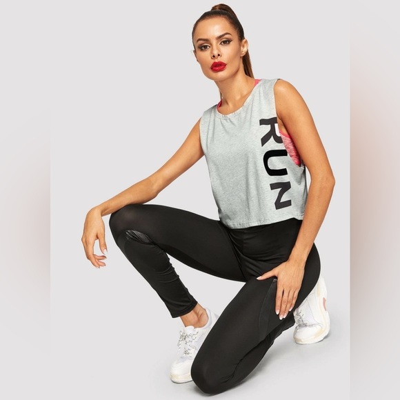 PRICE ⬇️ Cropped RUN Muscle Tank - Picture 1 of 4